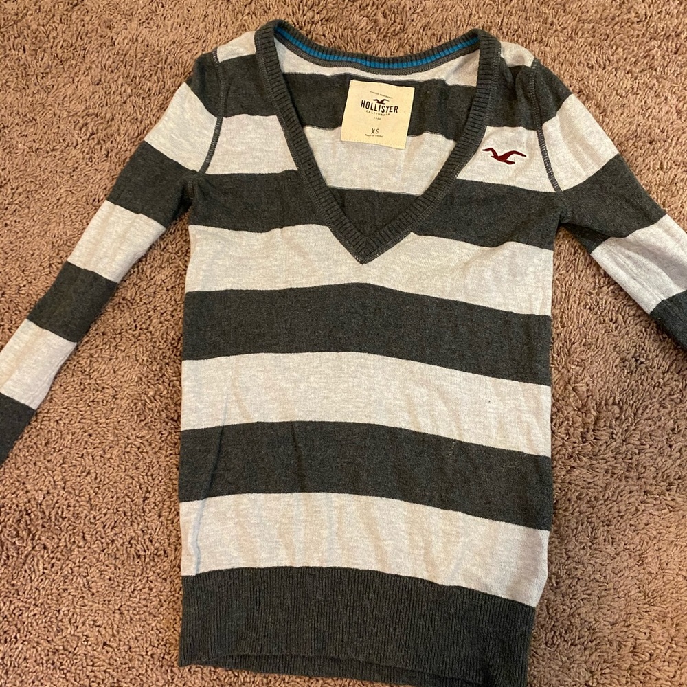 Hollister long sleeve sweater type shirt
